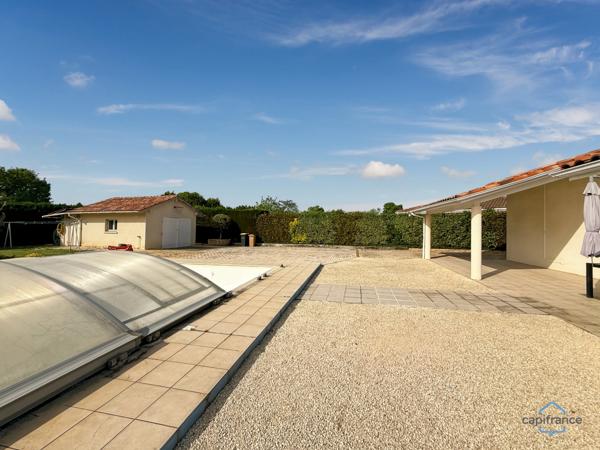 Dpt Gers (32), à vendre BARCELONNE DU GERS belle maison contemporaine T5 de 138 m² habitables en plain-pied + terrasses, piscine et garage sur 1694 m² de terrain, au calme