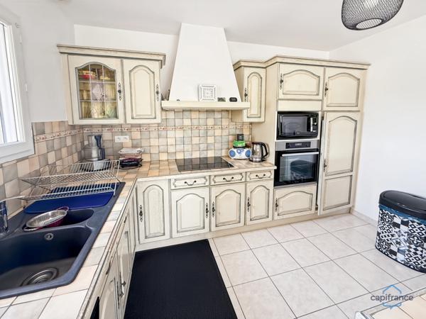 Dpt Gers (32), à vendre BARCELONNE DU GERS belle maison contemporaine T5 de 138 m² habitables en plain-pied + terrasses, piscine et garage sur 1694 m² de terrain, au calme