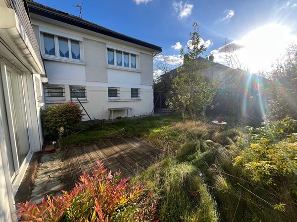 Maison Laval 7 pièce(s) 111 m2 - 3 chambres