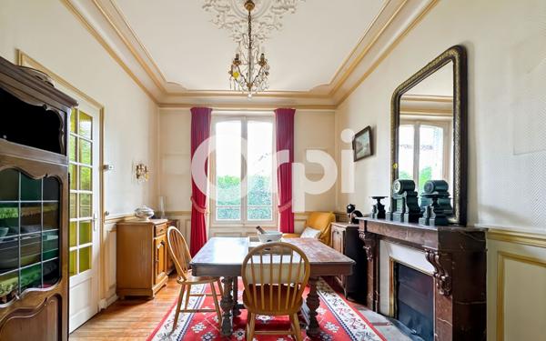 Maison à vendre    10 pièces •  Mantes-la-Jolie