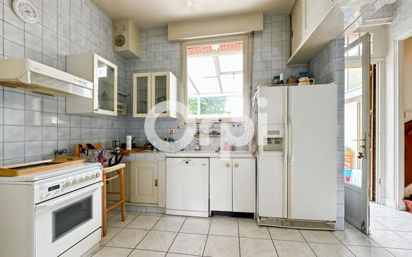 Maison à vendre    10 pièces •  Mantes-la-Jolie