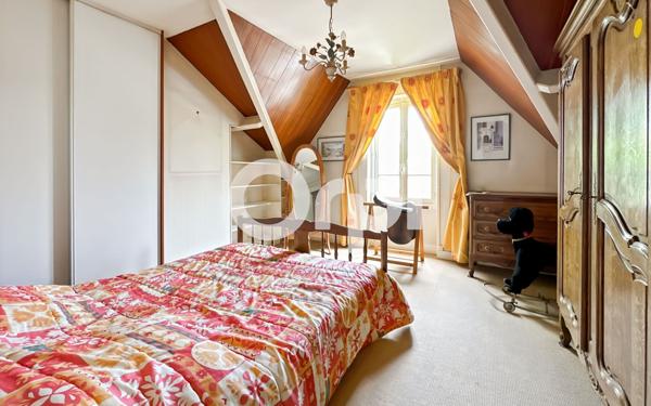 Maison à vendre    10 pièces •  Mantes-la-Jolie