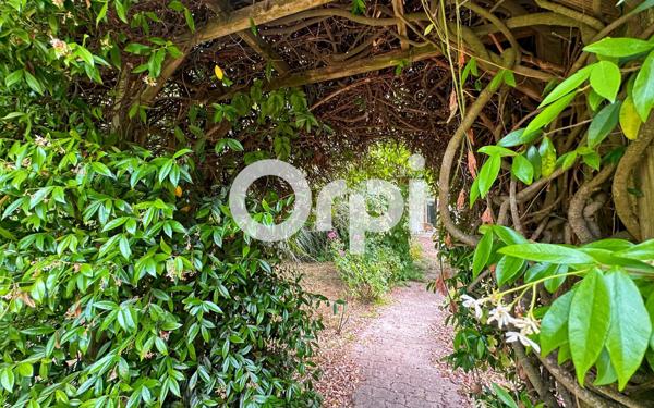 Maison à vendre    10 pièces •  Mantes-la-Jolie