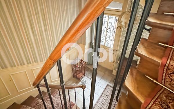 Maison à vendre    10 pièces •  Mantes-la-Jolie