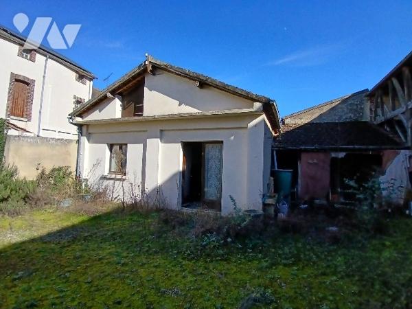 UNE MAISON D'HABITATION à fort potentiel