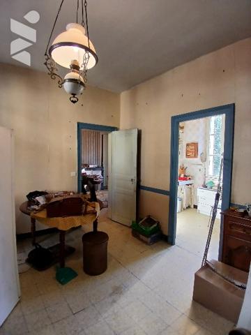 UNE MAISON D'HABITATION à fort potentiel