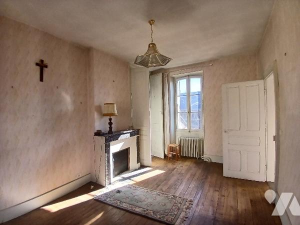 UNE MAISON D'HABITATION à fort potentiel