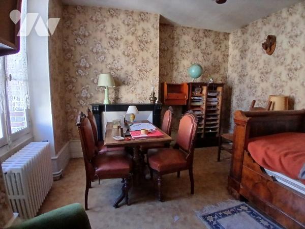 UNE MAISON D'HABITATION à fort potentiel