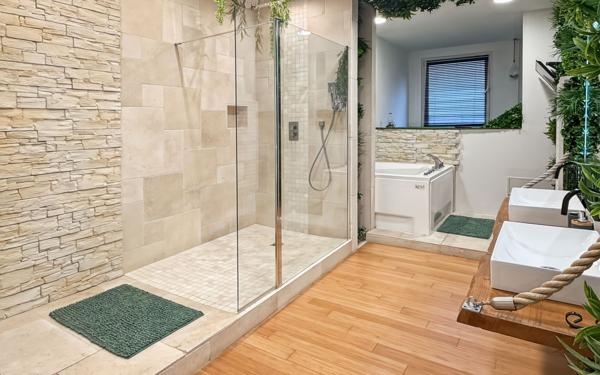 Appartement à vendre    3 pièces • 140 m2 Tarascon