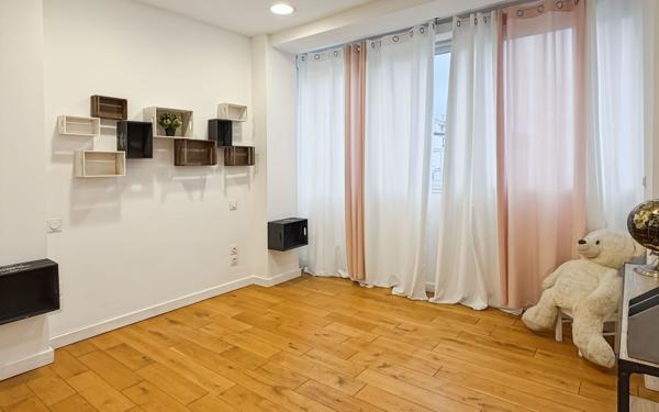 Appartement à vendre    3 pièces • 140 m2 Tarascon