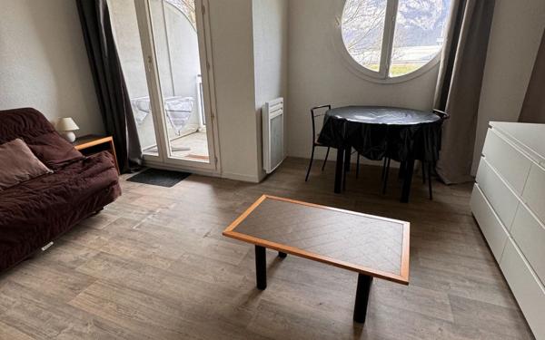 Appartement à louer    1 pièce •  Sassenage