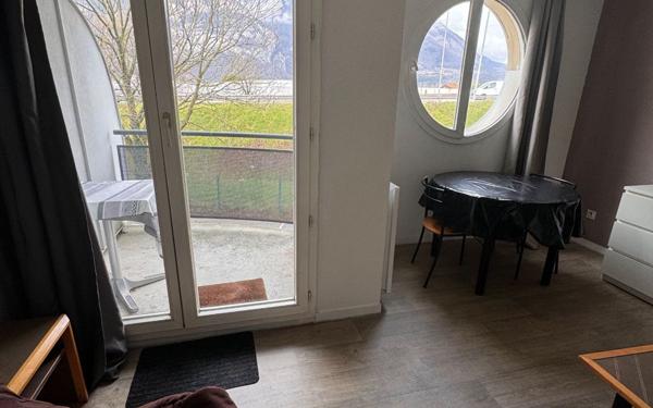 Appartement à louer    1 pièce •  Sassenage