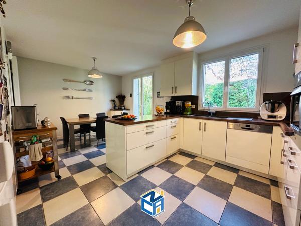 Maison 172m2 avec 4 chambres, garage et terrain 1124m2