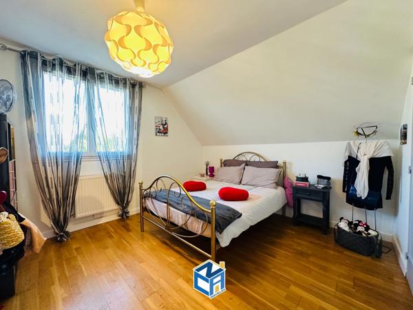 Maison 172m2 avec 4 chambres, garage et terrain 1124m2