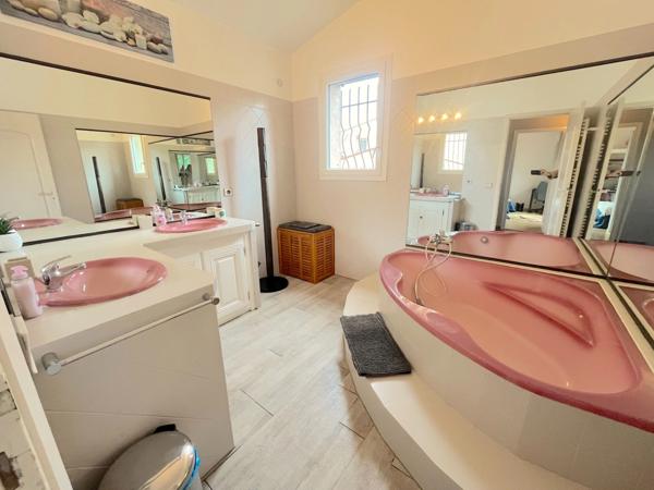 Maison à vendre 4 pièces MOUGINS (06)