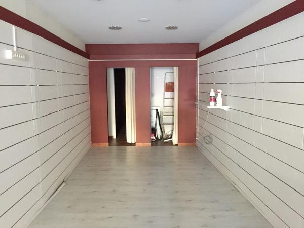 Centre Rodez, Place du Bourg, local commercial en RDC de 83 m² environ