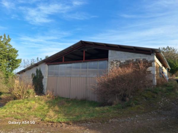 Corps de ferme + terres