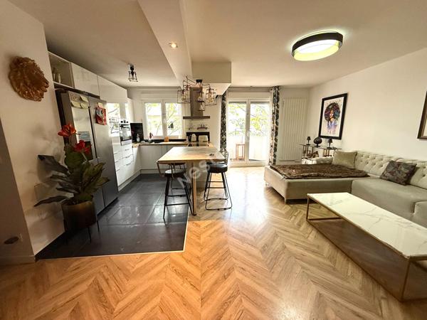 Appartement T3 Villeurbanne Charpennes, 65 m2, balcon, rénové, cuisine équipée, possibilité stationnement