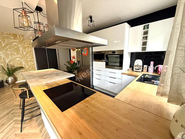 Appartement T3 Villeurbanne Charpennes, 65 m2, balcon, rénové, cuisine équipée, possibilité stationnement