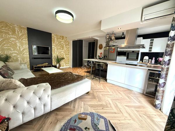 Appartement T3 Villeurbanne Charpennes, 65 m2, balcon, rénové, cuisine équipée, possibilité stationnement