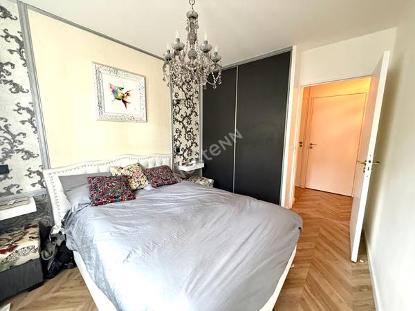 Appartement T3 Villeurbanne Charpennes, 65 m2, balcon, rénové, cuisine équipée, possibilité stationnement