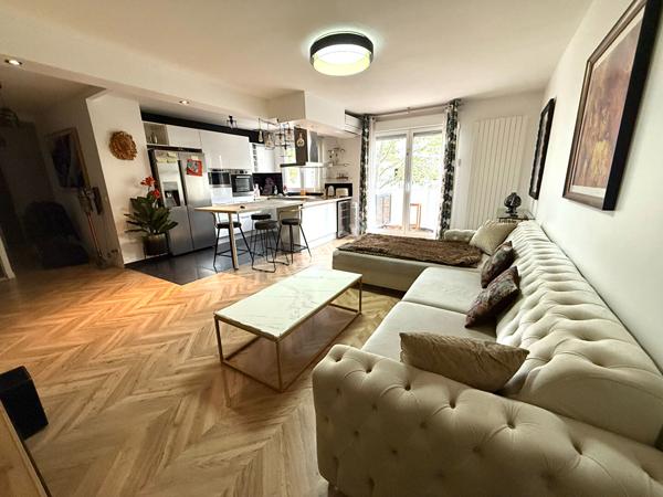 Appartement T3 Villeurbanne Charpennes, 65 m2, balcon, rénové, cuisine équipée, possibilité stationnement