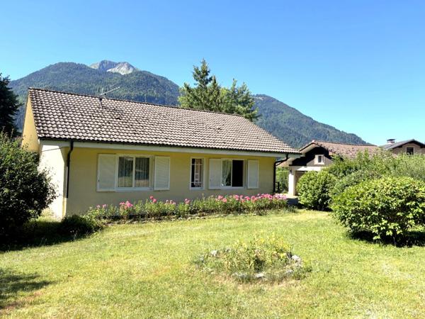 Maison plain-pied- Terrain 4020m2- Saint-Jeoire (74490)