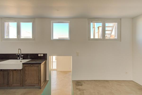 Marseille (13007) // Maison avec terrasses, cour, atelier et studio indépendant – Vue imprenable sur la Bonne Mère//