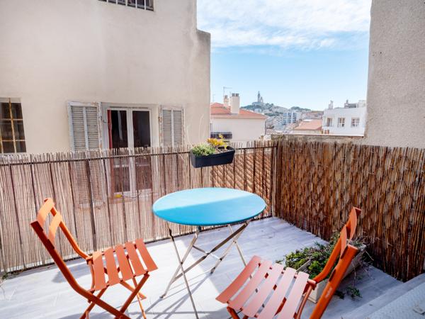 Marseille (13007) // Maison avec terrasses, cour, atelier et studio indépendant – Vue imprenable sur la Bonne Mère//