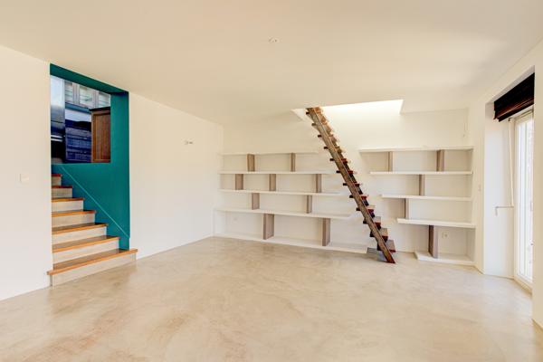 Marseille (13007) // Maison avec terrasses, cour, atelier et studio indépendant – Vue imprenable sur la Bonne Mère//