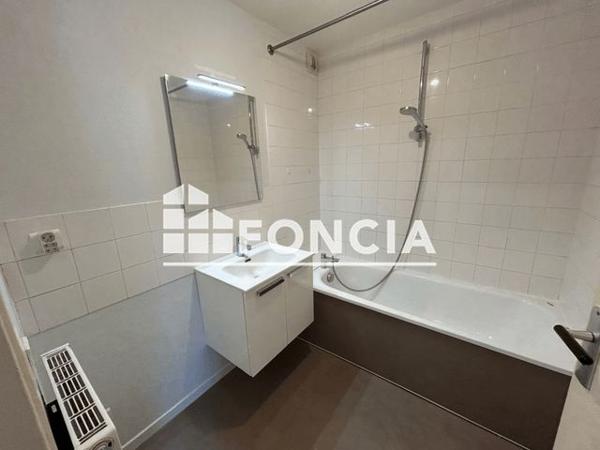 Location Appartement 2 pièces 57.86 m² - 17 RUE SAINT CLOUD Lyon 69007