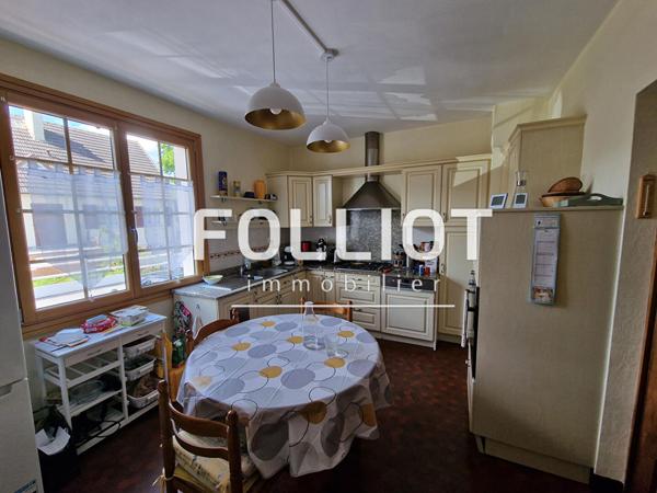 A VENDRE CENTRE DE PERIERS VIE DE PLAIN PIED