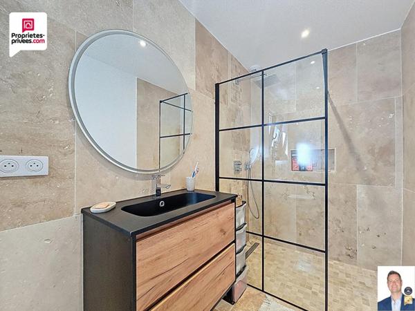 VILLA CONTEMPORAI?NE RECENTE D'ENVIRON 140 M2 AVEC PISCINE, GARAGE et TERRAIN PAYSAGER DE 1700 M2