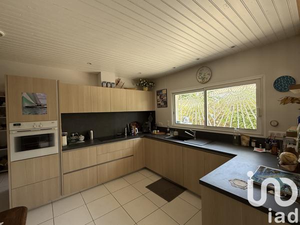 House for sale 5 rooms 128 m² Andernos-les-Bains