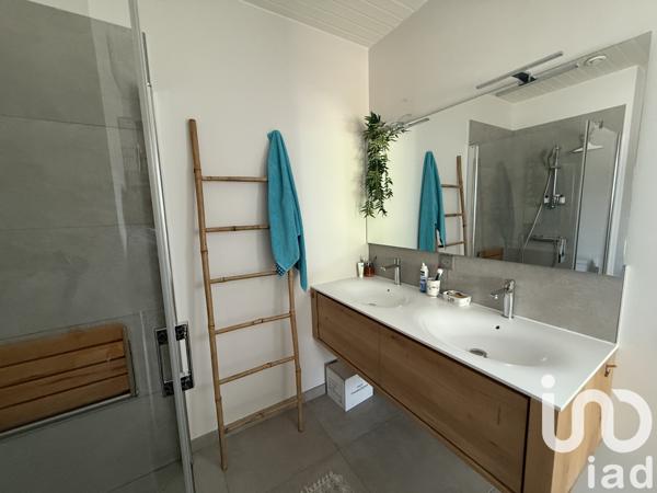 House for sale 5 rooms 128 m² Andernos-les-Bains