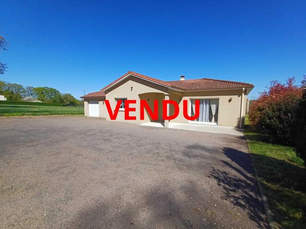 MAISON DE PLAIN PIED - PROCHE DES COMMERCES - ENVIRONNEMENT CALME