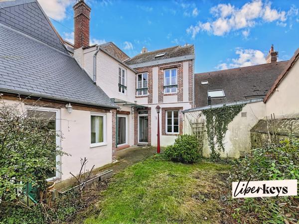 Maison de ville 3 chambres de 135 m² avec jardin, bureau et grenier. 