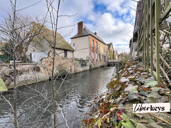 Maison de ville 3 chambres de 135 m² avec jardin, bureau et grenier. 