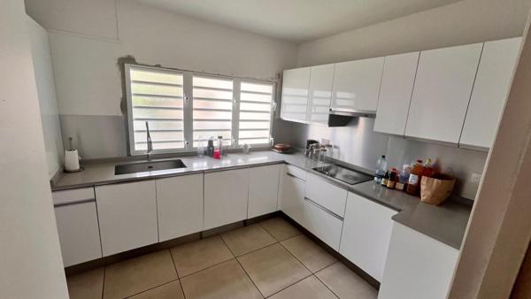 Locaux commerciaux /bureaux 200 m2 BELLEVUE FORT DE FRANCE