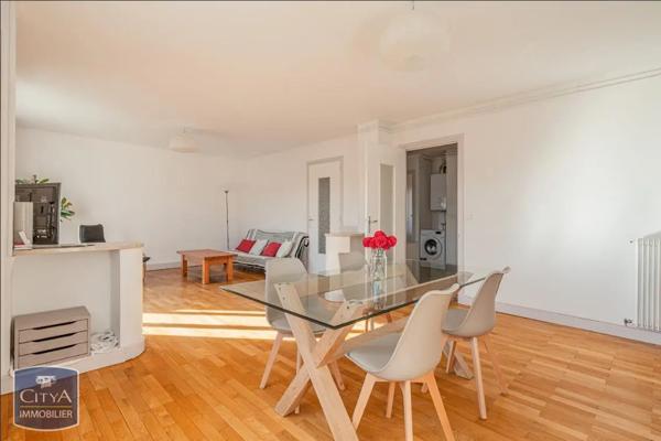 Appartement à louer 2 pièces 76m²