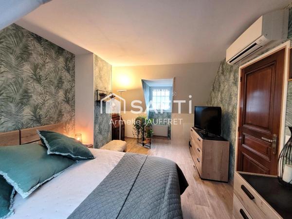 Au Calme en forêt d'Ecouen, robuste maison.