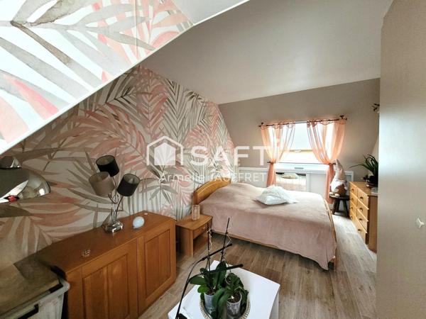 Au Calme en forêt d'Ecouen, robuste maison.