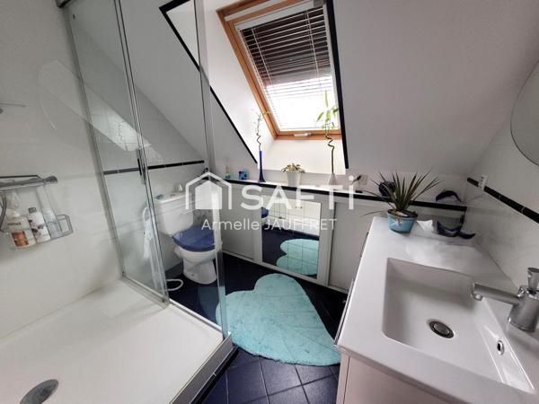 Au Calme en forêt d'Ecouen, robuste maison.