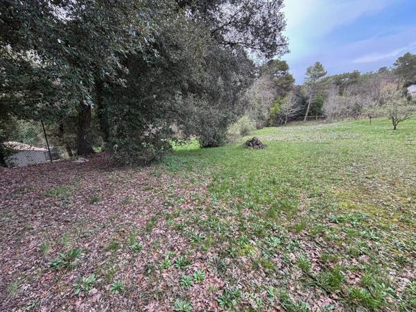 TERRAIN CONSTRUCTIBLE à MOUGINS