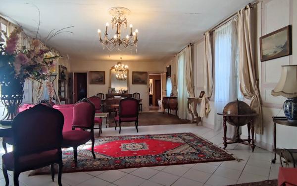 Maison à vendre    9 pièces •  Nantes