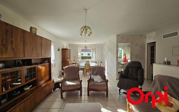 Maison à vendre    4 pièces • 93,40 m2 Saint-Genis-Laval