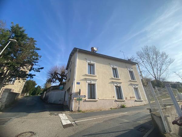 Maison à vendre à Thurins - 130m² avec beaux volumes sur terrain de 1110 m²