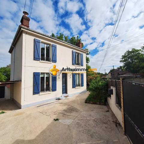 Vente                                                      Maison
                        
                     4 pièces                      95 m2                     à Crécy-la-Chapelle