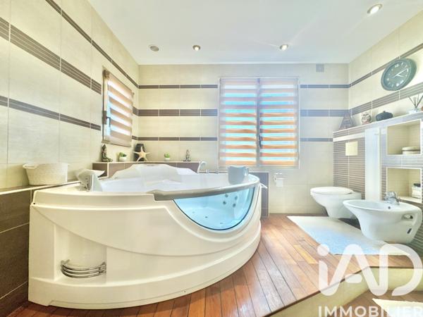 Maison à vendre 8 pièces 213 m² Menton