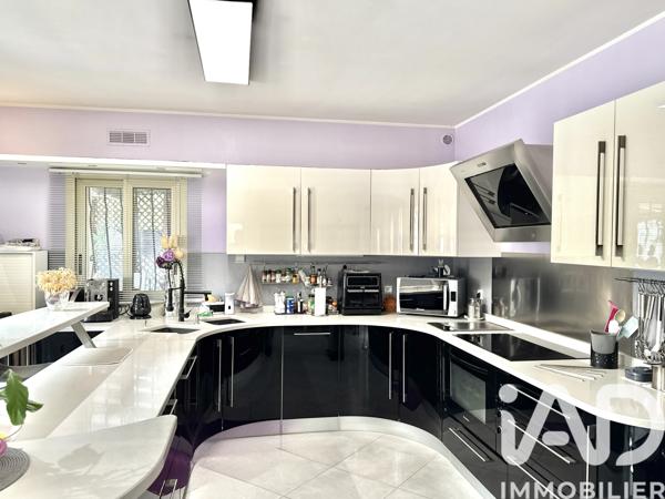 Maison à vendre 8 pièces 213 m² Menton